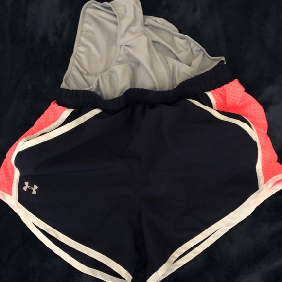 Under armour shorts size XS navy blue with pink - Picture 3 of 4